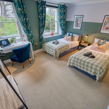 2 Bedroom Stylish Spacious Apt, Sleeps 6, Central Cheltenham, With Free Parking - By Blue Puffin Stays Kültér fotó