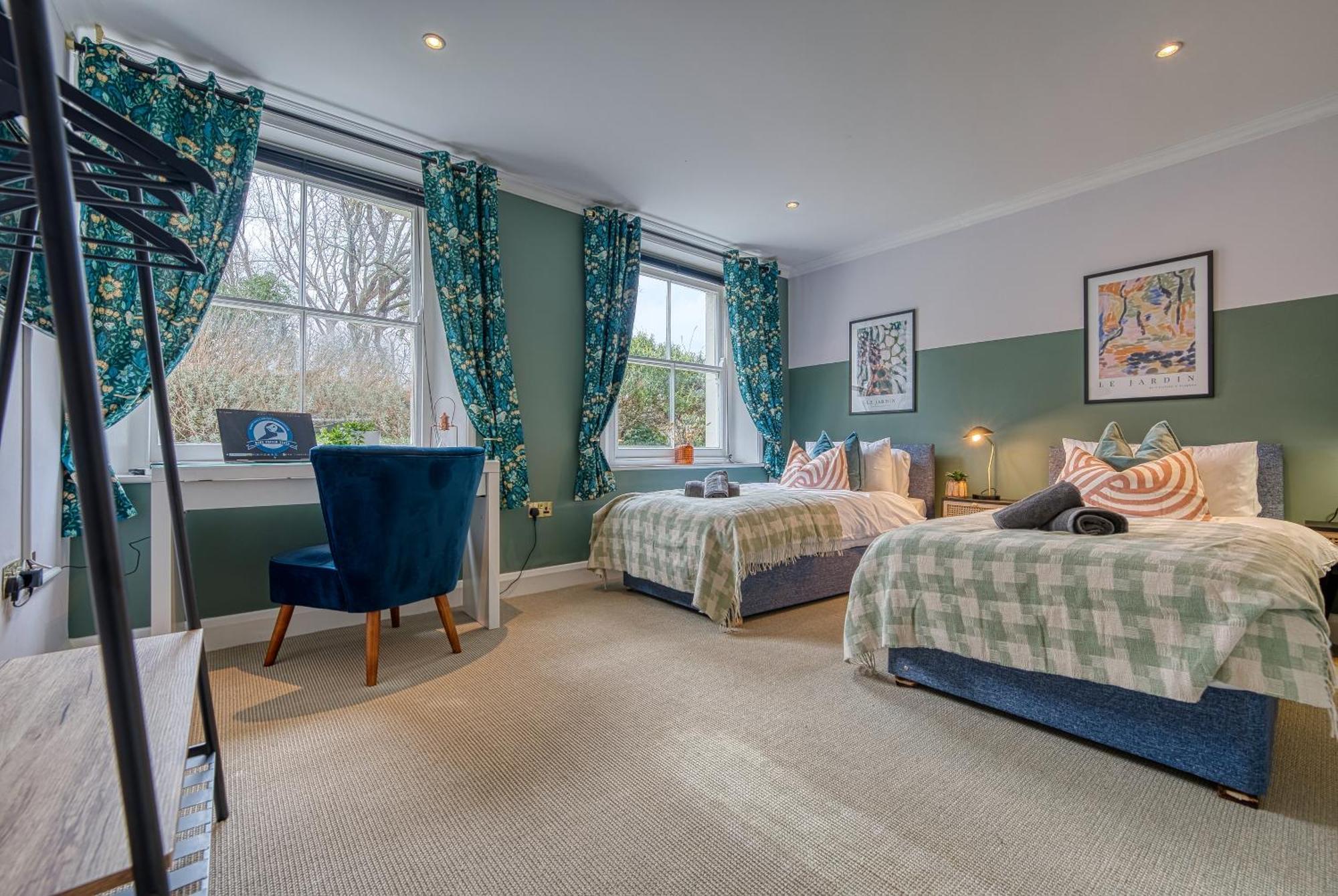 2 Bedroom Stylish Spacious Apt, Sleeps 6, Central Cheltenham, With Free Parking - By Blue Puffin Stays Kültér fotó