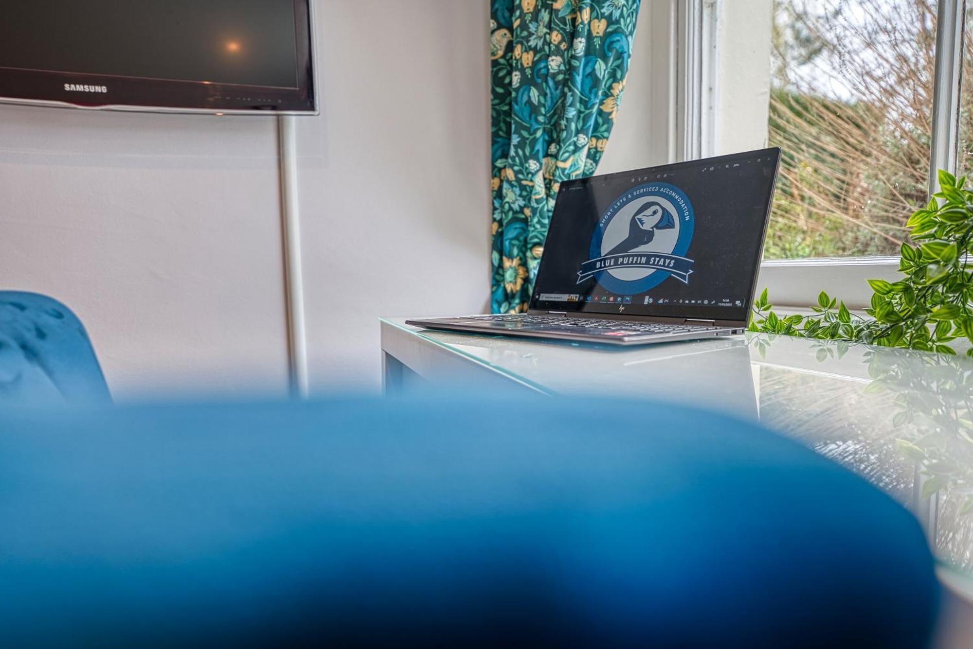 2 Bedroom Stylish Spacious Apt, Sleeps 6, Central Cheltenham, With Free Parking - By Blue Puffin Stays Kültér fotó