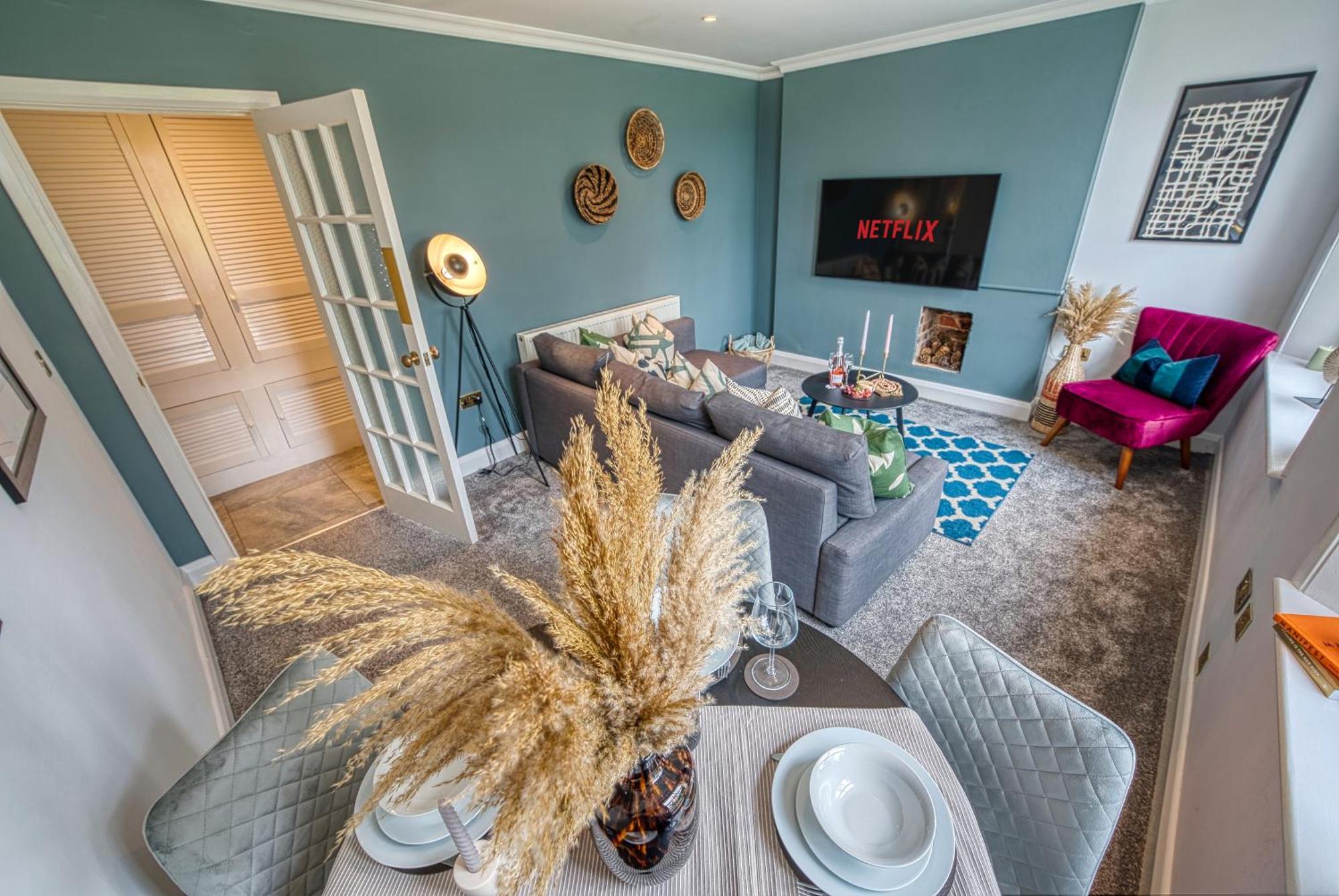 2 Bedroom Stylish Spacious Apt, Sleeps 6, Central Cheltenham, With Free Parking - By Blue Puffin Stays Kültér fotó